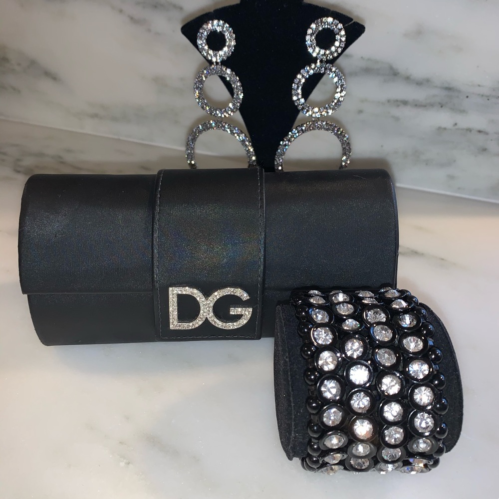 Accessory Lot - Earrings, Bracelet & Sunglass Case